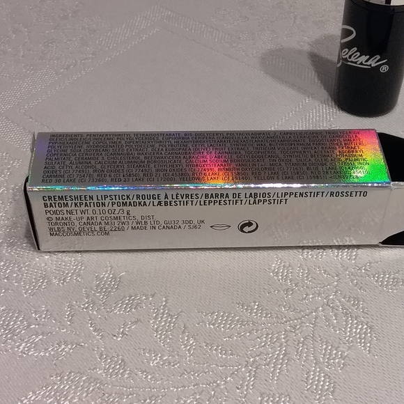 Mac Selena La Reina Lipstick in SELENA VIVE - Picture 3 of 8